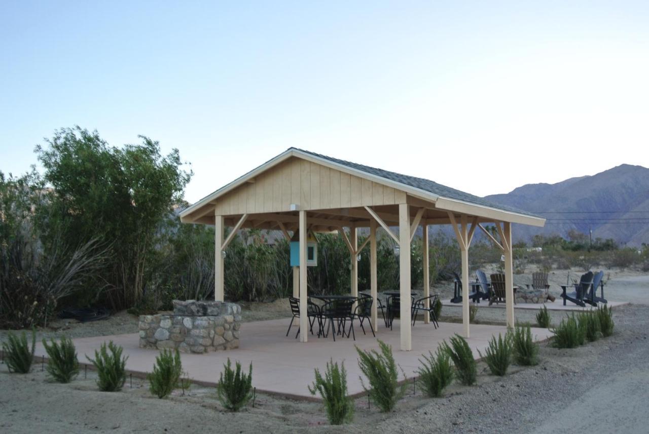 Borrego Springs Motel Екстер'єр фото